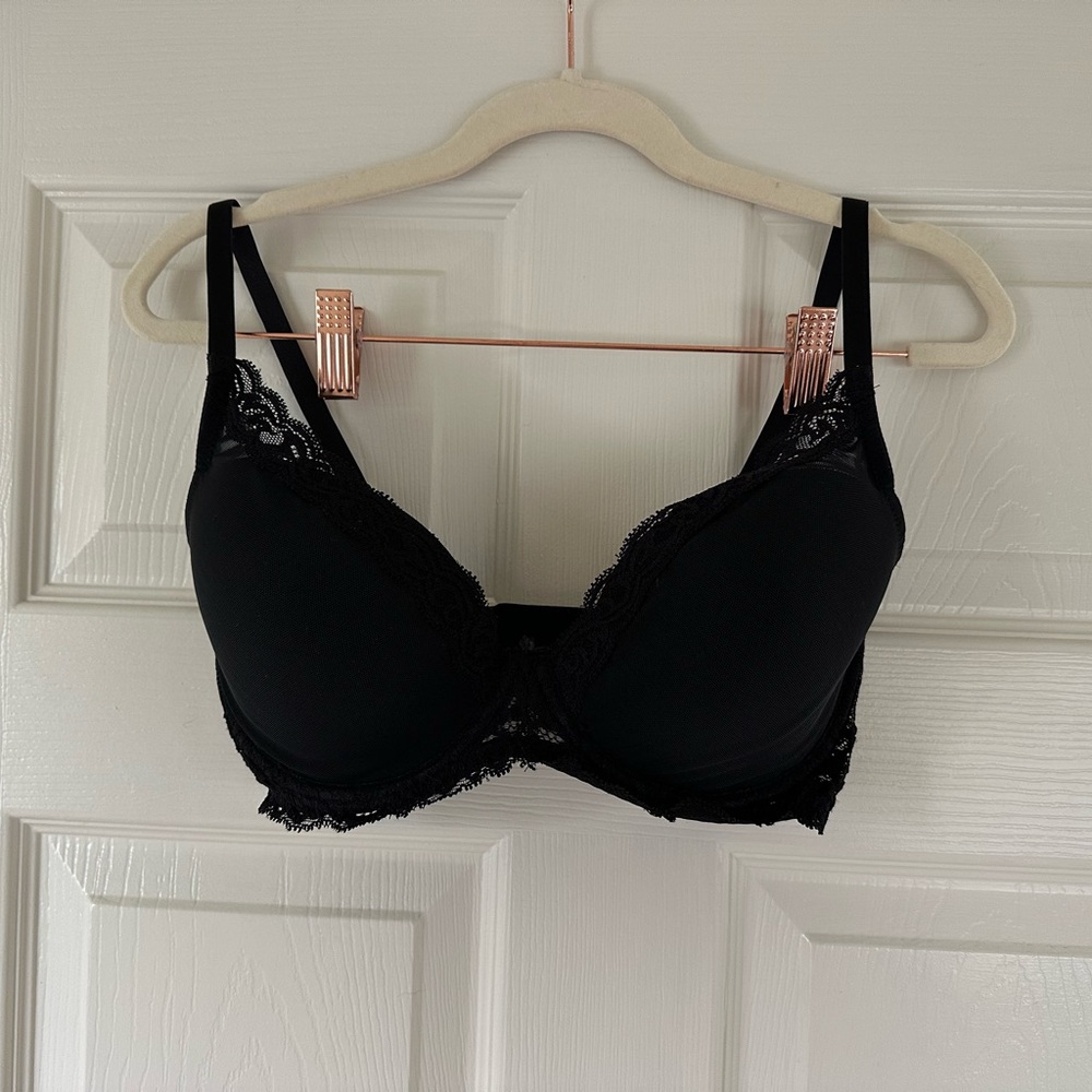 Black Natori bra (34DD)